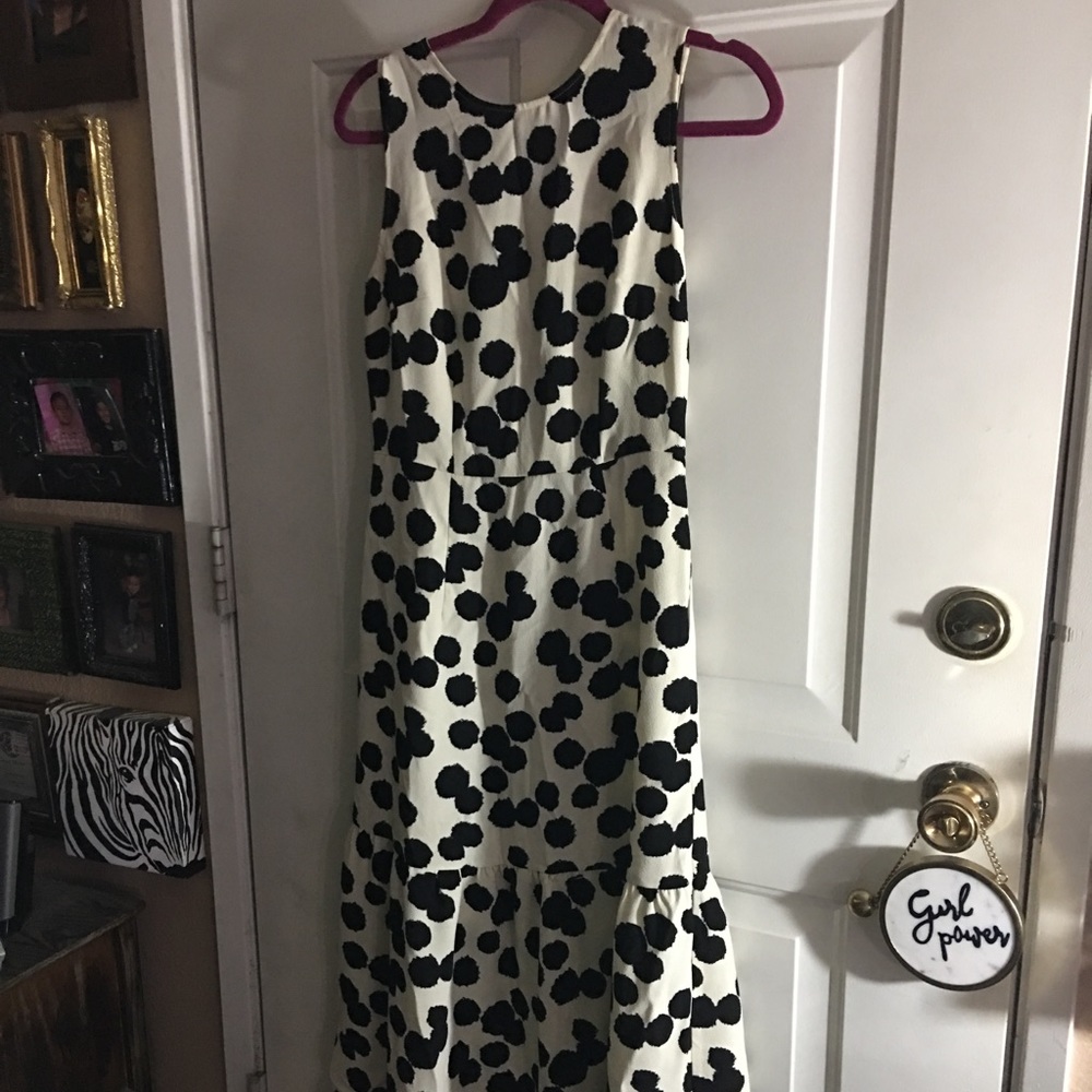 Who What Wear- Gorgeous  poke-a-dot dress!